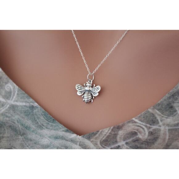 Sterling Silver Bumble Bee Pendant Necklace - Picture 1 of 3